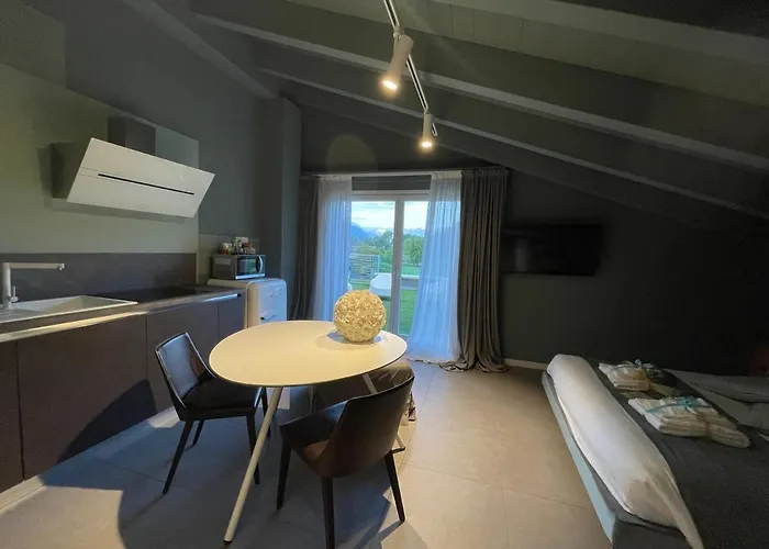 Art Design Bed & Breakfast Costa Volpino